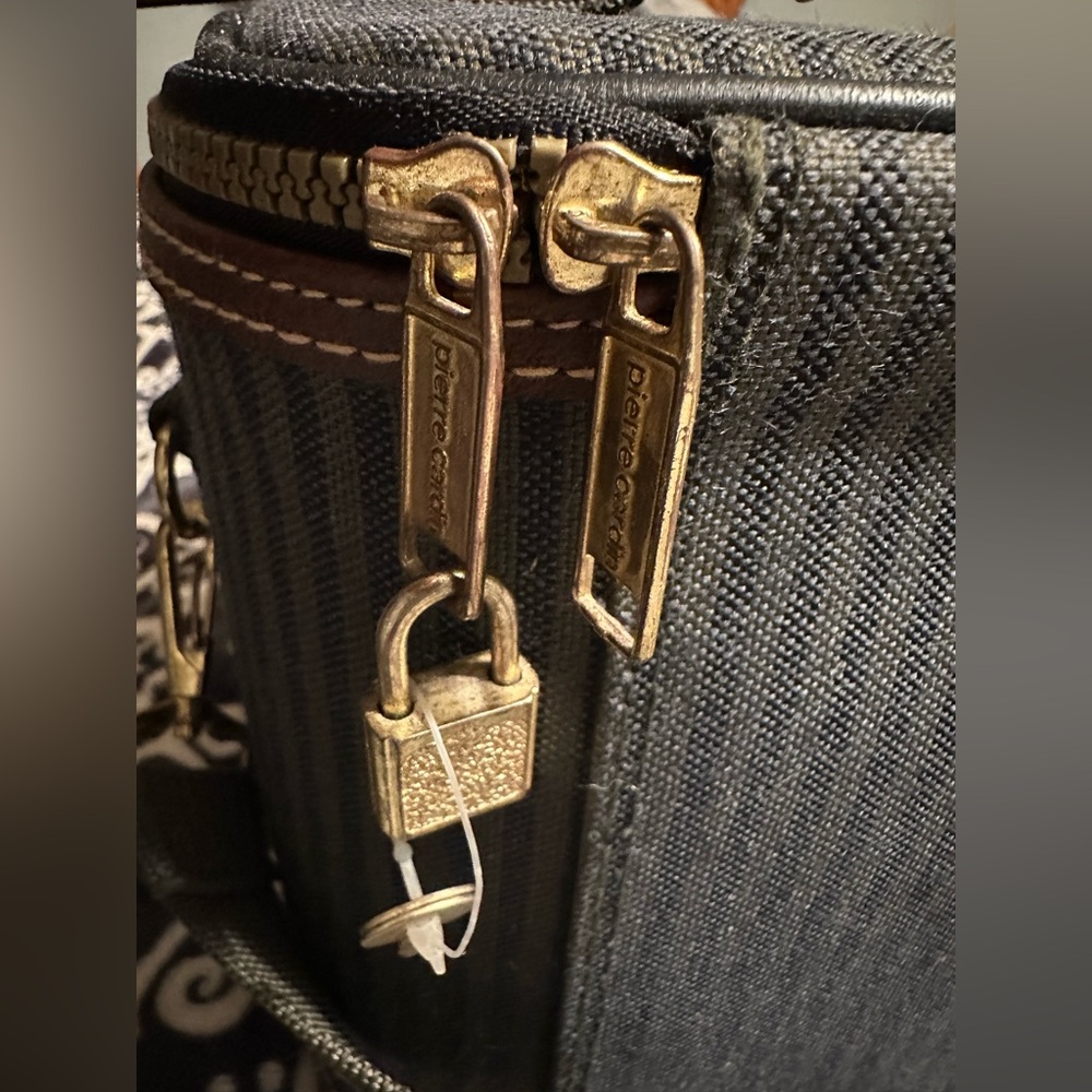Pierre Cardin Makeup travel bag - Picture 3 of 8